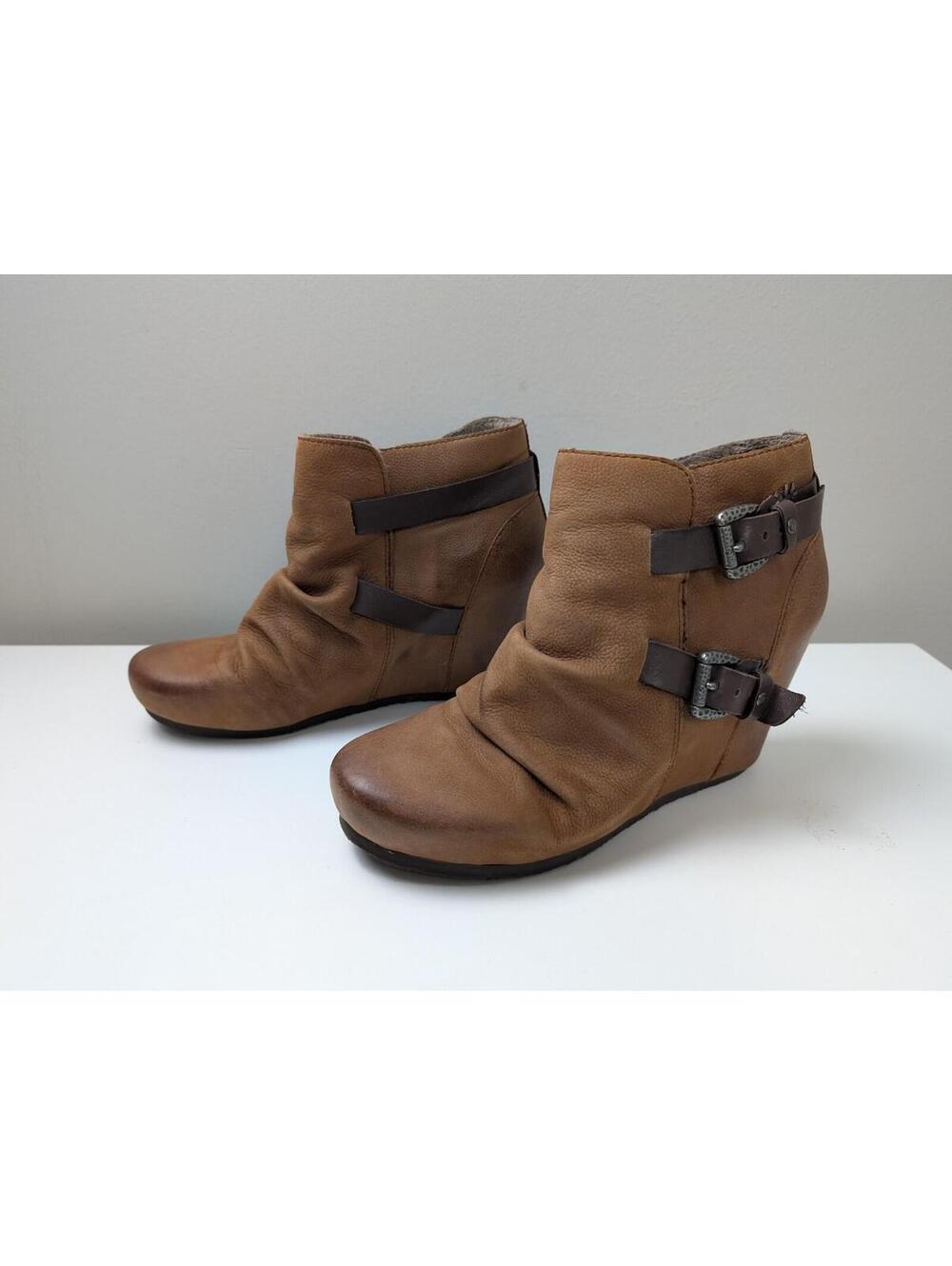 OTBT Shoes Rapid City Boots Faux Fur Lined Double Buckle Leather Wedge Booties